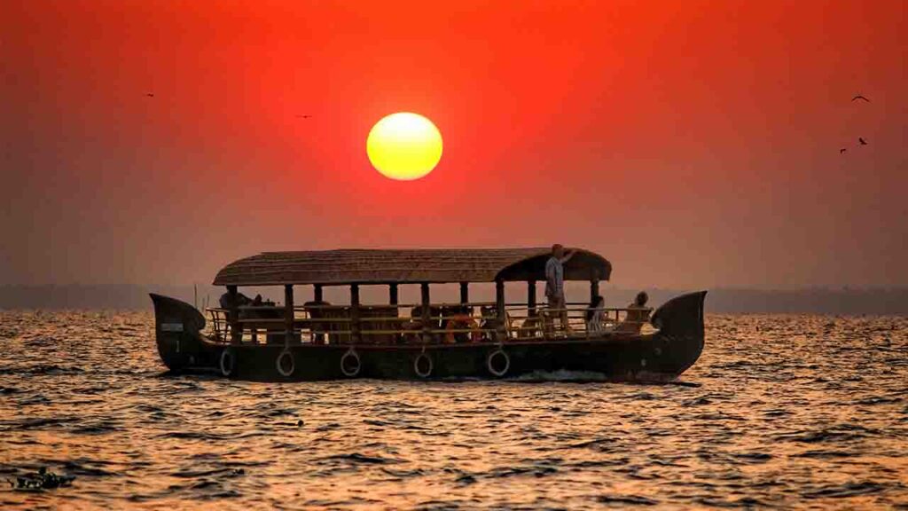 Alapuzha | Cochin airport taxi services | South India destinations