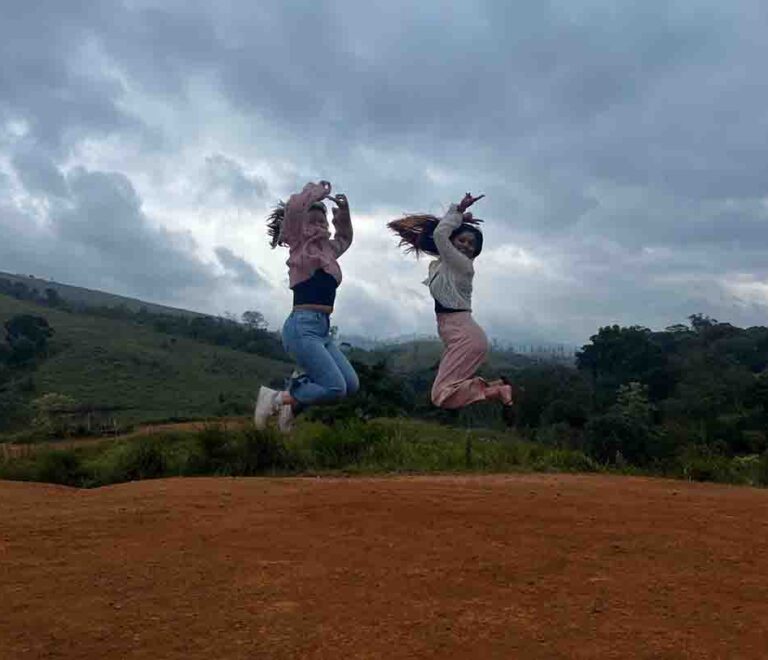 Munnar | Cochin airport taxi services