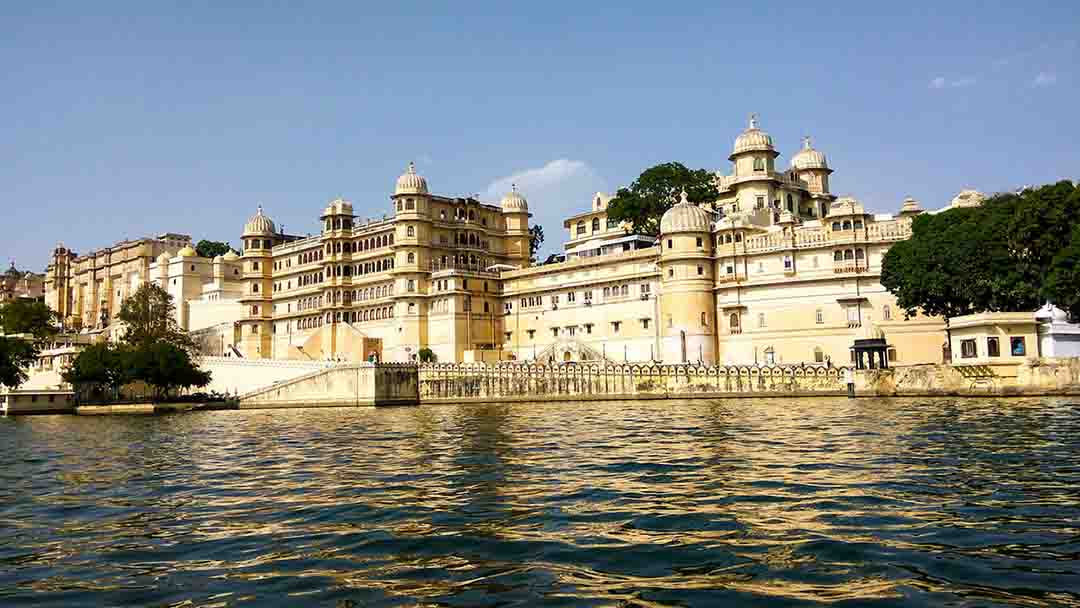 <mark><strong>Diwali location City Palace Udaipur</strong></mark>“></figure>
<p style=