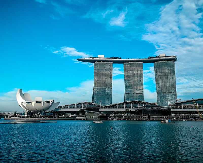 Iconic Marina Bay Sands hotel and infinity pool overlooking the Singapore skyline